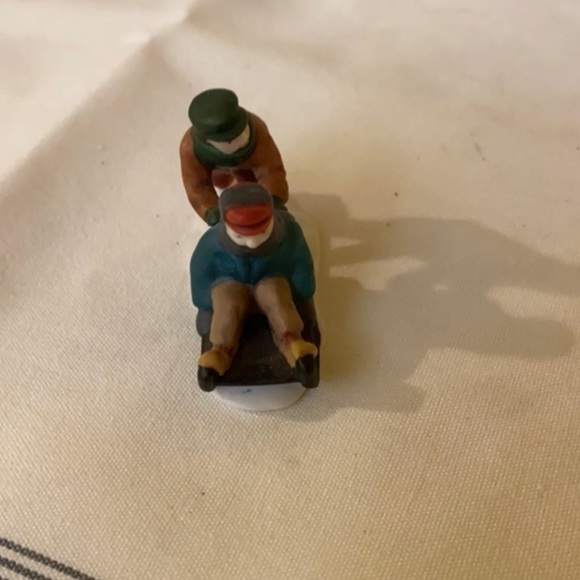 Dept 56 winter village accessories - Picture 5 of 10